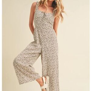 Aemi&Co Floral Sleeveless Cropped Jumpsuit